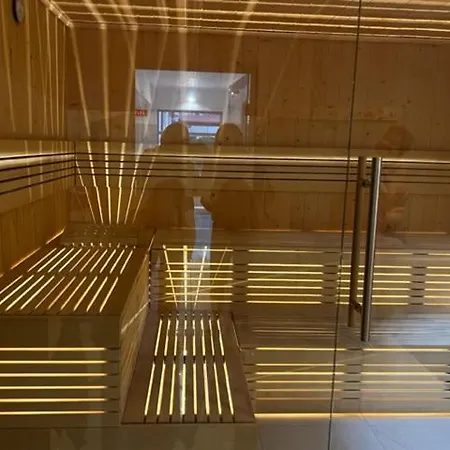 Olymp 114 I 120 Z Basenem, Sauna I Jacuzzi W Cenie