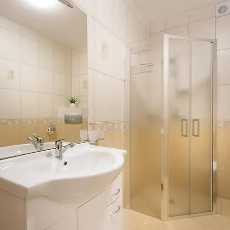 Olymp 114 I 120 Z Basenem, Sauna I Jacuzzi W Cenie * Kołobrzeg