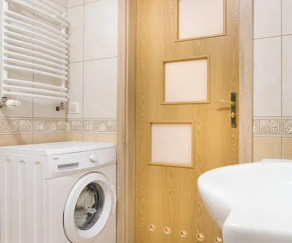 Olymp 114 I 120 Z Basenem, Sauna I Jacuzzi W Cenie